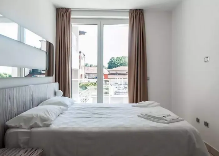 Golfo Gabella Lägenhetshotell Maccagno